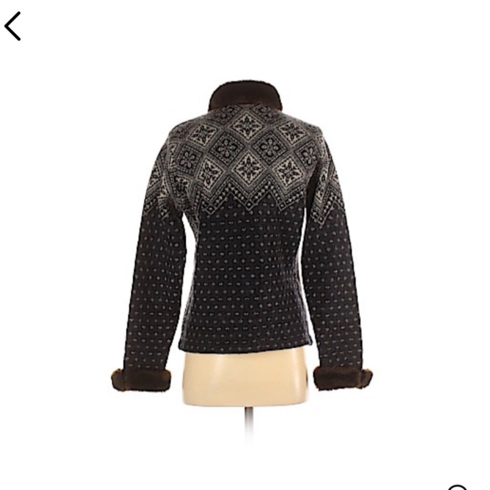 Sweater - Picture 6 of 6